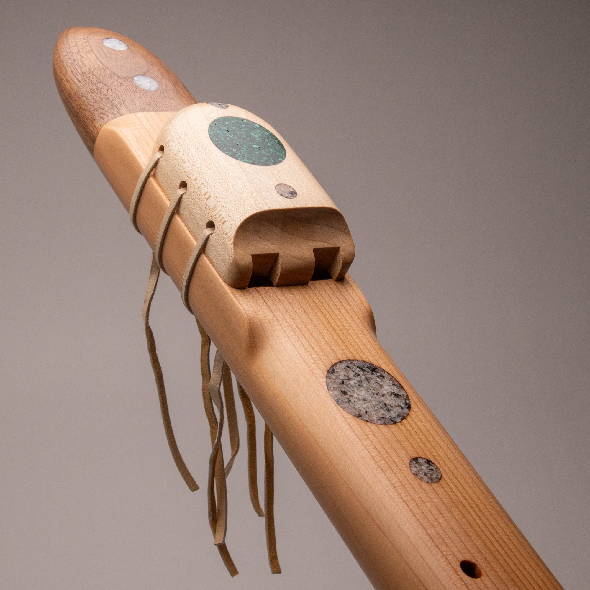 Heart Radiance Native American Drone Flute, D (2024/no.5)